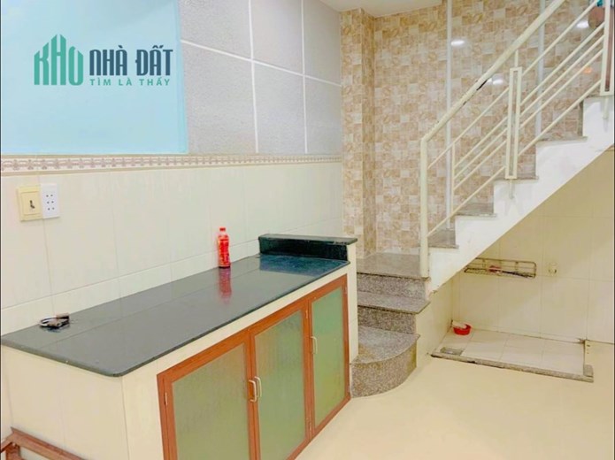 NHÀ NHỎ CÓ VÕ 2 TỶ GẦN 30M2,2PN,2WC, MỚI Ở NGAY, THỐNG NHẤT GÒ VẤP