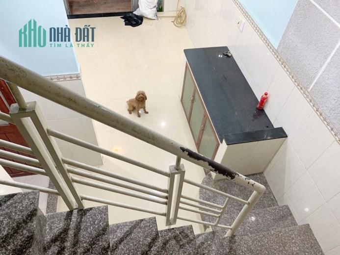 NHÀ NHỎ CÓ VÕ 2 TỶ GẦN 30M2,2PN,2WC, MỚI Ở NGAY, THỐNG NHẤT GÒ VẤP