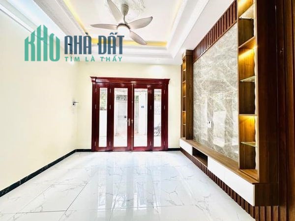 Bán nhà Lĩnh Nam, Tây Trà 34m 5 tâng xây mới chào 3 tỷ hơn