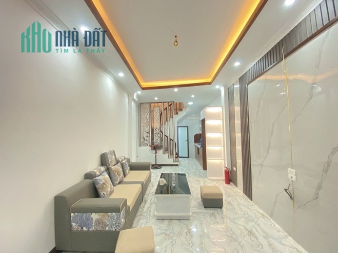 Bán nhà phố Cự Lộc, Thanh Xuân. Hàng xóm Royal City. 35m2 x 5 Tầng. NHÀ ĐẸP. Ở NGAY. Nhỉnh 4 Tỷ