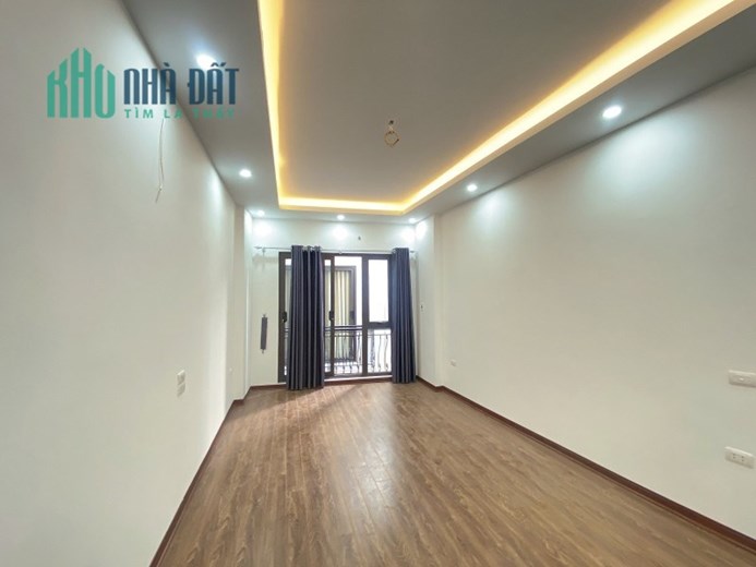 Bán nhà phố Cự Lộc, Thanh Xuân. Hàng xóm Royal City. 35m2 x 5 Tầng. NHÀ ĐẸP. Ở NGAY. Nhỉnh 4 Tỷ
