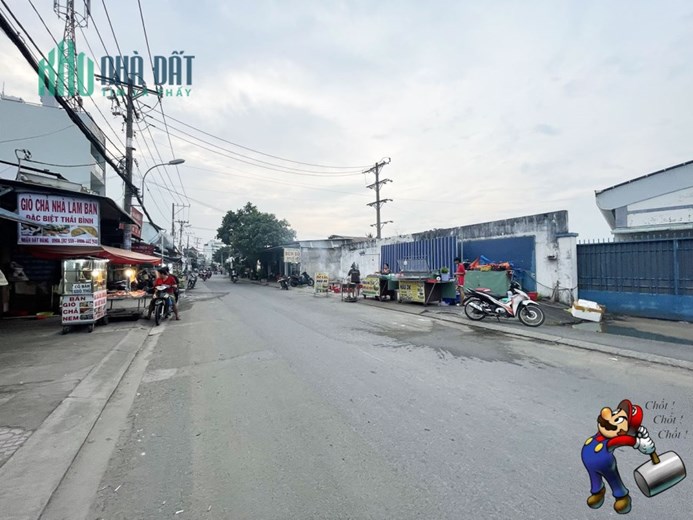 MẶT TIỀN ĐƯỜNG NHÁNH LÊ VĂN KHƯƠNG QUẬN 12 - NGANG KHỦNG 10M, HƠN 150M2, NHÀ CẤP 4 TIỆN XÂY MỚI,