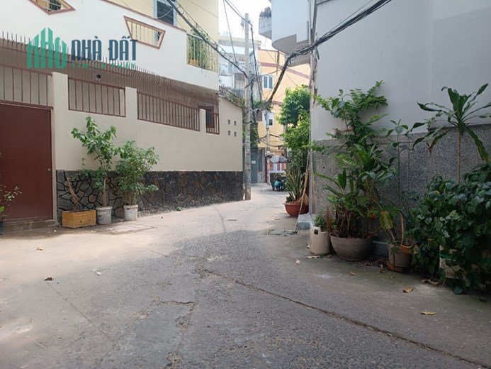 Sát MT Nguyễn Văn Đậu 35m2 3.3x10m 2PN KDCHH sân rộng chào 3.9 tỷ 0989998427