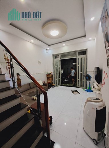 Bán Nhà Quận 12, Phan Văn Hớn - Nhà Mới - 50m2 - 2 Tầng - Hẻm 4m Thông, Chỉ 3 tỷ 95