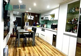 Phân lô Vip Trần Quý kiên  60m - 12 tỷ , vỉa hè to