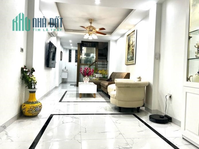 Phân lô Vip Trần Quý kiên  60m - 12 tỷ , vỉa hè to