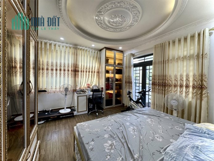 Bán nhà TK phong cách Biệt Thự Lê Văn Chí Thủ Đức 22 x 7.8 4 tầng+ áp mái