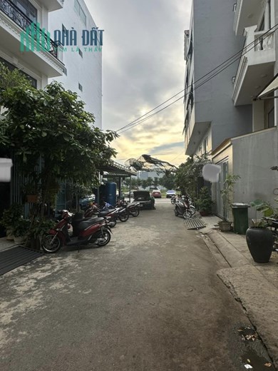 bán Nhà mới Chính chủ đường Nguyễn Văn Quá, Quận 12,  80 m2  hẻm xe hơi, 5 tầng chỉ 4 tỷ