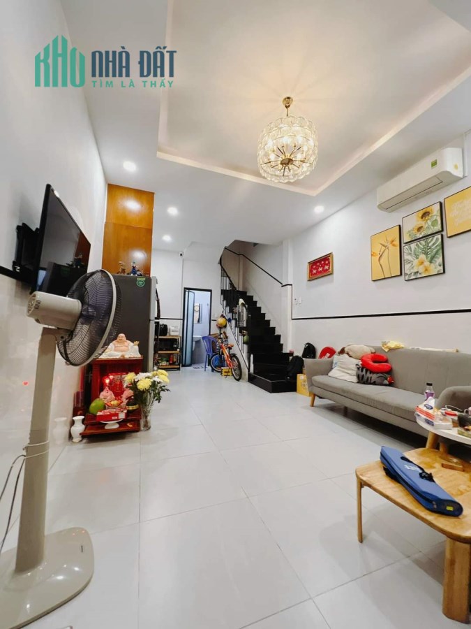 Nhà đẹp Giảm 1,1 tỷ Ngang 3.6x10m- đúc 4 tấm Đoàn Văn Bơ Q4 có 4 tỷ