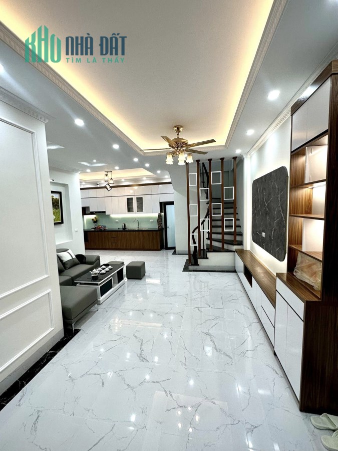 Bán Nhà Ngõ 460 Phố Thụy Khuê 48,6/50m2 x 5 tầng, lô góc 5 phòng ngủ đầy đủ công năng, nhà mới đón
