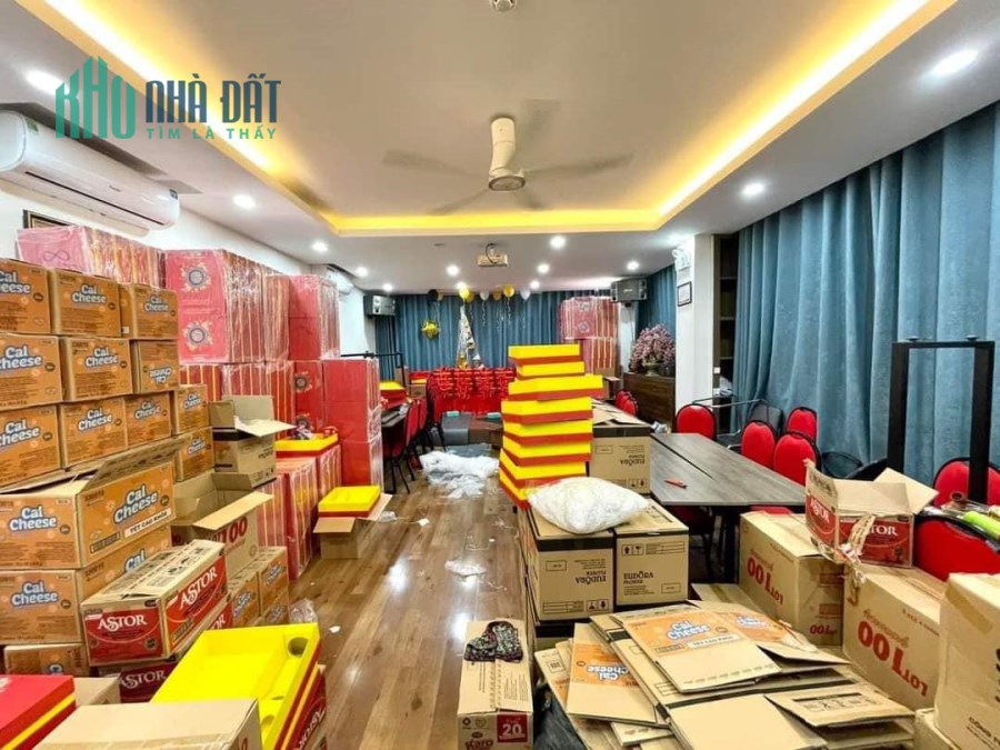 HẦM ĐỂ XE - Ô TÔ DỪNG ĐỖ VÀI CHIẾC TRƯỚC CỬA - LÔ GÓC 3 THOÁNG - GAN PHỐ - SỔ ĐẸP
