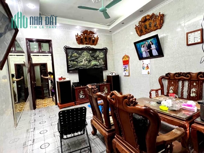 Bán Nhà Mặt Phố Chợ Khâm Thiên Quận Đống Đa. 83m Mặt Tiền 4.3m Nhỉnh 10 Tỷ. Cam Kết Ảnh Thật Mô Tả