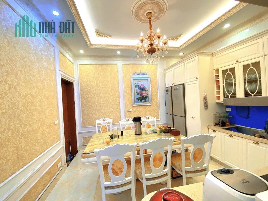 Bán Căn Biệt Thự MINI Ngõ 68 Xuân Thủy 49/64m2 x 4 tầng, 4 phòng ngủ măt tiền bề thế, 2 toáng trước