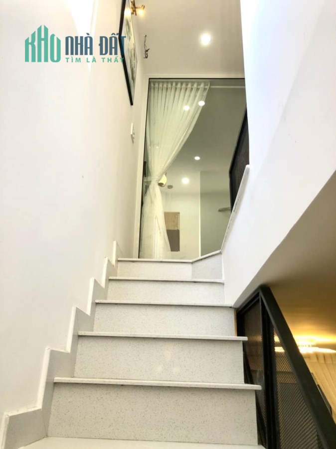 PHỐ HOÀNG DIỆU - HẢI CHÂU - NHÀ 2 TẦNG - CHỈ 2 TỶ