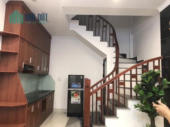 BÁN NHÀ  TỔ 5 THẠCH BÀN - 40M- 4TẦNG – 4 NGỦ