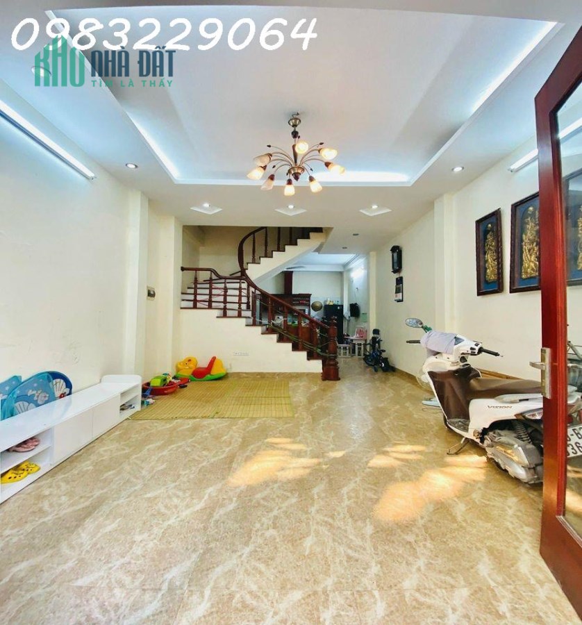 Nhà PHÂN LÔ, OTO tránh Hoàng Hoa Thám, 55m * 4T, chỉ 7.6 tỷ