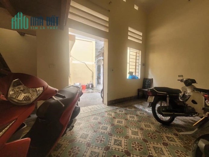 NHÀ NGUYỄN TRÃI, 3 BƯỚC MẶT PHỐ, Ô TÔ ĐỖ CẠNH NHÀ - 46m MT5m CHỈ 3 TỶ NHỈNH - LH 0839.039.963