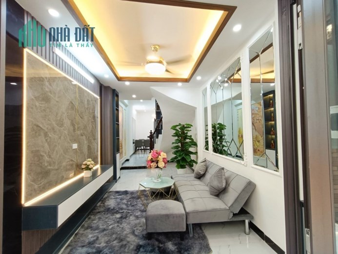 BÁN NHÀ GIÁP NHỊ ĐẸP Ở NGAY 35M2X5T GIÁ 3,4 Tỷ