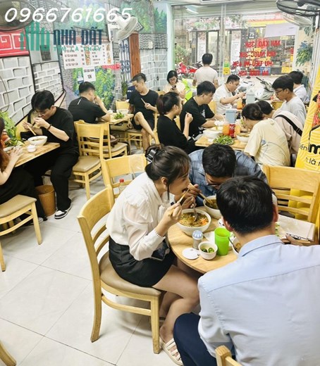 Cần sang nhượng 150triệu. Sang nhượng gấp quán ăn tại 101C, B1, Tô Hiệu, Nghĩa Tân, Cầu Giấy, Hà Nội