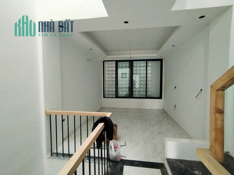 NHÀ ĐẸP PHỐ LỆ MẬT -  NGÕ THÔNG GẦN PHỐ - Ô TÔ VÀO NHÀ - TƯƠNG LAI ĐƯỜNG 9M TRƯỚC NHÀ - TIỆN