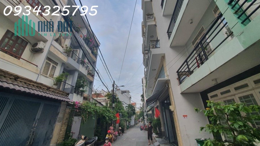 Bán nhà HXH 8m Đinh Bộ Lĩnh, DT: 4.2x18m, 4 lầu, 4PN, giá 11.9 tỷ TL