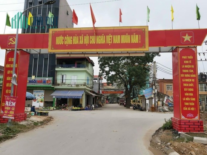 Bán gấp nhà mới Cạnh Nhổn, gara, 4 ngủ, giá 3.85 tỷ
