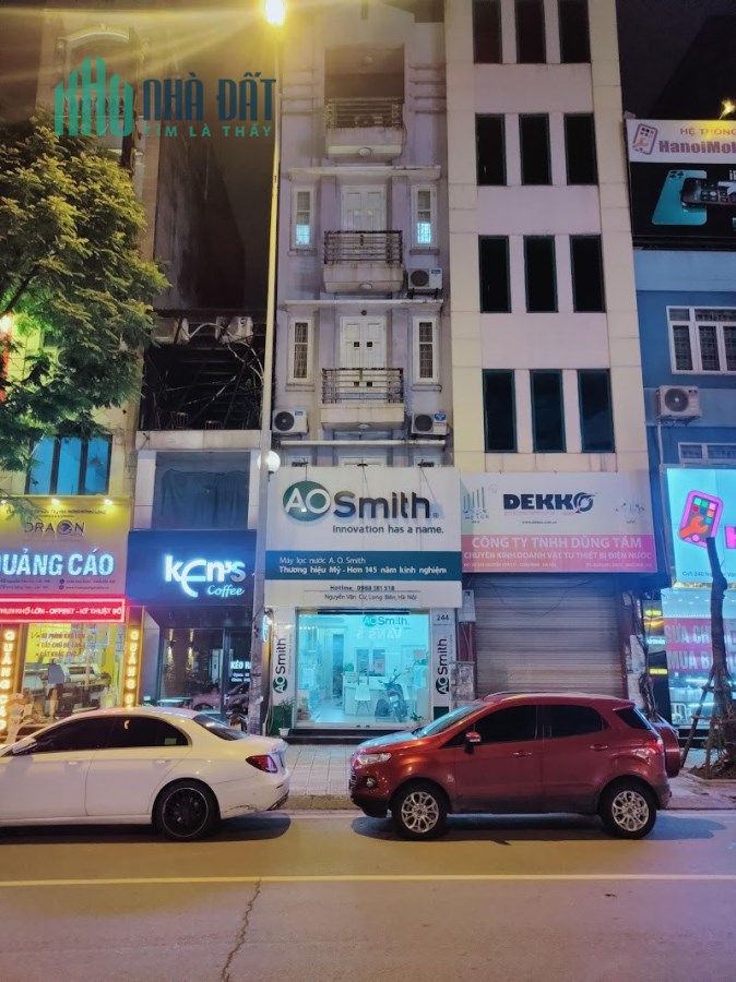 Vị trí Đẹp Nhất, Mặt phố Nguyễn Văn Cừ, Vỉa Hè Đá Bóng, Kinh Doanh Đỉnh cao.