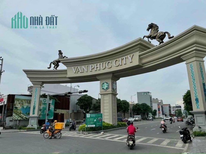 Bán Nhà Giá Tốt Mặt Tiền Quốc Lộ 13. Ngay gần cổng Vạn Phúc City, dt 253.8 m²