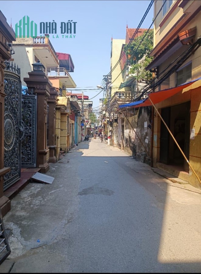 Bán Nhà Mặt Ngõ Phố Sở Thượng, Yên Sở 38M2 giá 2,9 Tỷ Còn Thương Lượng