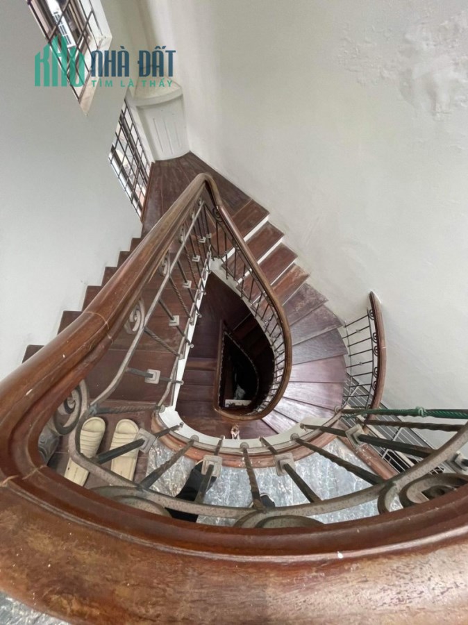 Bán nhà trung tâm Cầu Giấy 52m2, Ngõ thông ôtô, mặt tiền 8m, 4 tầng hiện đại, tiện nghi, Giá 6,8