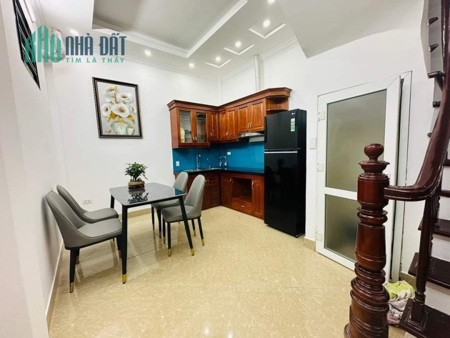 Nhà đẹp lô góc ở ngay phố Bạch Mai 36m2x5 tầng, ngõ trước nhà 3 gác phi chỉ 4.75 tỷ.