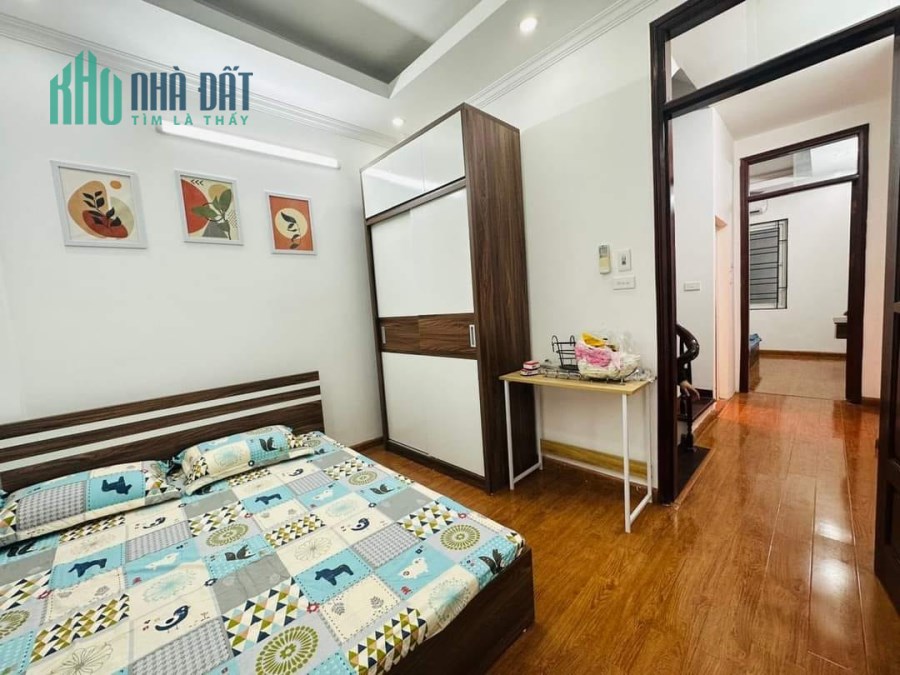 Nhà đẹp lô góc ở ngay phố Bạch Mai 36m2x5 tầng, ngõ trước nhà 3 gác phi chỉ 4.75 tỷ.