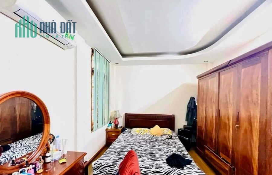 Bán nhà  phố Giáp Bát, phân lô, gara ô tô, 2 mặt ngõ, ô chờ TM, 85, 4PN, 9.99 tỷ