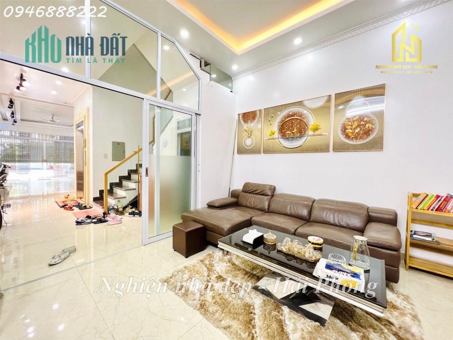 Nhà 6 tầng mặt đường Hoàng Ngọc Phách - Có THANG MÁY , buôn bán kinh doanh cực kỳ sầm uất