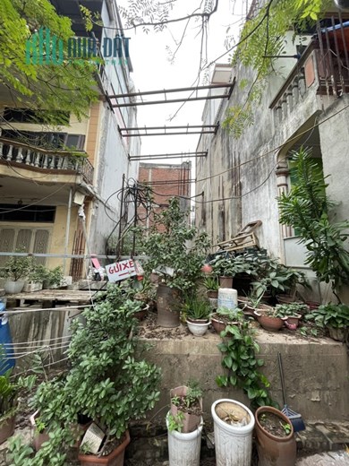 Bán gấp mảnh đất gần 100m2 đã làm sẵn móng, mặt phố Âu Cơ - Tây Hồ, Giá 19 tỷ