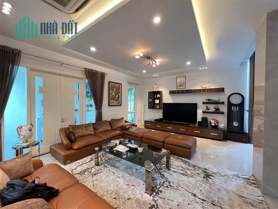 Bán Nhà Phố Lạc Long Quân Quận Tây Hồ. 368m Mặt Tiền 21m Nhỉnh 175 Tỷ. Cam Kết Ảnh Thật Mô Tả Chính