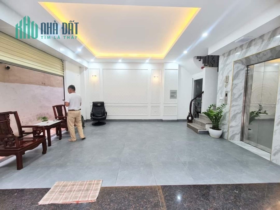 Lô góc 3 thoáng, kinh doanh, thang máy ở luôn , ôtô tránh 33m2x7 tầng Hoàng Văn Thái.