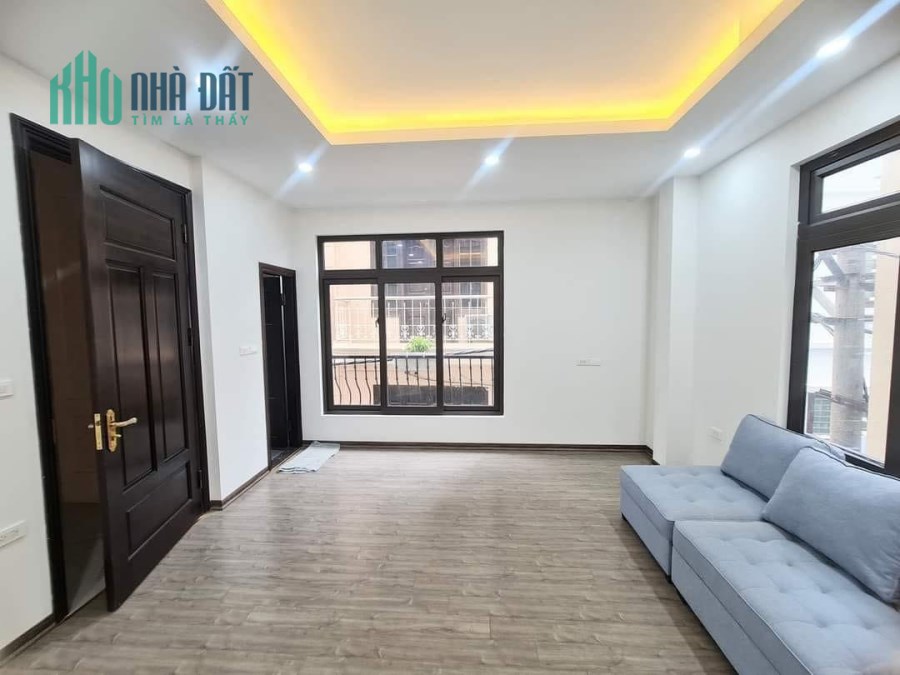 Lô góc 3 thoáng, kinh doanh, thang máy ở luôn , ôtô tránh 33m2x7 tầng Hoàng Văn Thái.