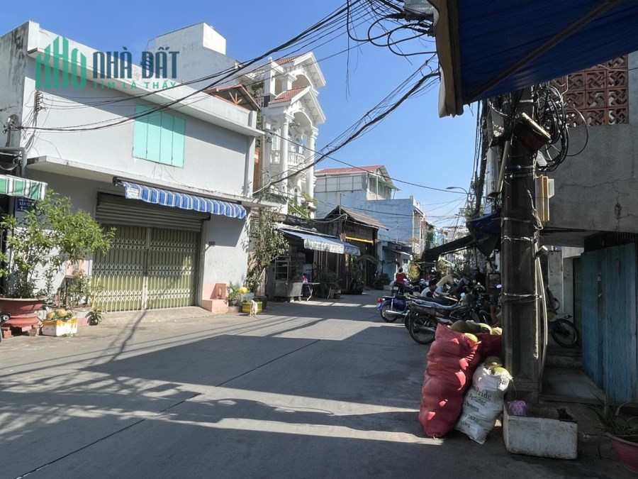 BÁN NHÀ(5.2x23) LẠC LONG QUÂN Q.11 NGAY CÔNG VIÊN ĐẦM SEN- 3 TẦNG - NHỈNH 10 TỶ