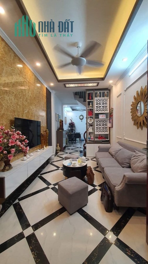 SIÊU PHẨM NGUYỄN TRÃI - Ô TÔ ĐỖ CỬA - CÔNG NĂNG ĐẦY ĐỦ - NHÀ RẤT CÓ LỘC