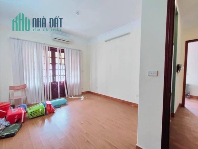 Chính Chủ Nhờ Tìm Người Thuê Toàn Bộ Nhà kinh doanh mặt phố Ngã Tư Sở, quận Đống Đa