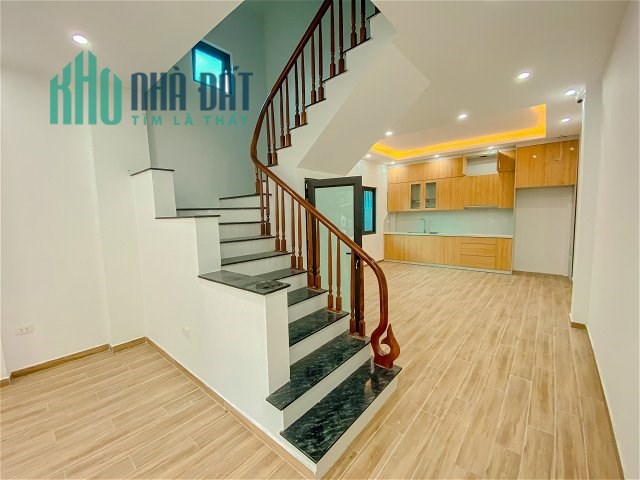 Thạch Bàn 100tr/m2 ô tô đỗ cửa 50m2, 5 tầng nhà mới Long Biên HÀ Nội.
