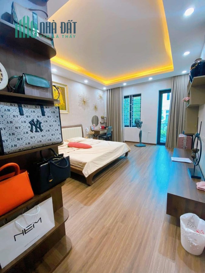 Bán Nhà đường Trung Kính, Cầu Giấy 85m2 giá 15,7 tỷ
