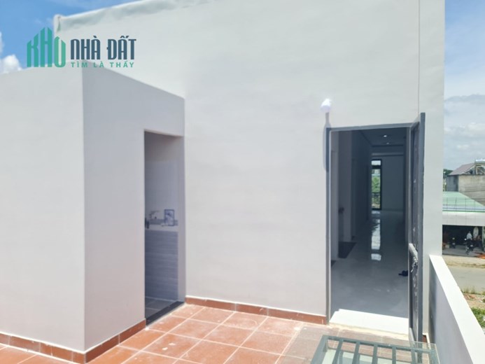 Bán gấp nhà 2 tầng 100 m2 gần cây xăng Đức Hưng, chợ 26 đường Đồng Khởi