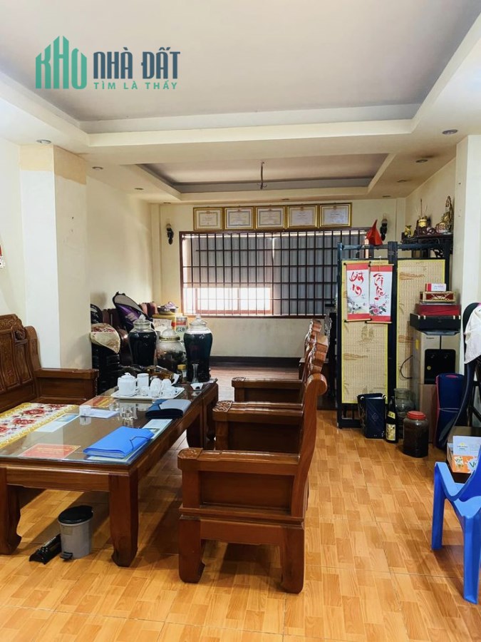 NHÀ 3 MẶT TIỀN - TRUNG TÂM QUẬN 1 -  VỊ TRÍ SIÊU ĐẸP - NGAY KHU KINH DOANH THỜI TRANG - CÓ 10P CHO