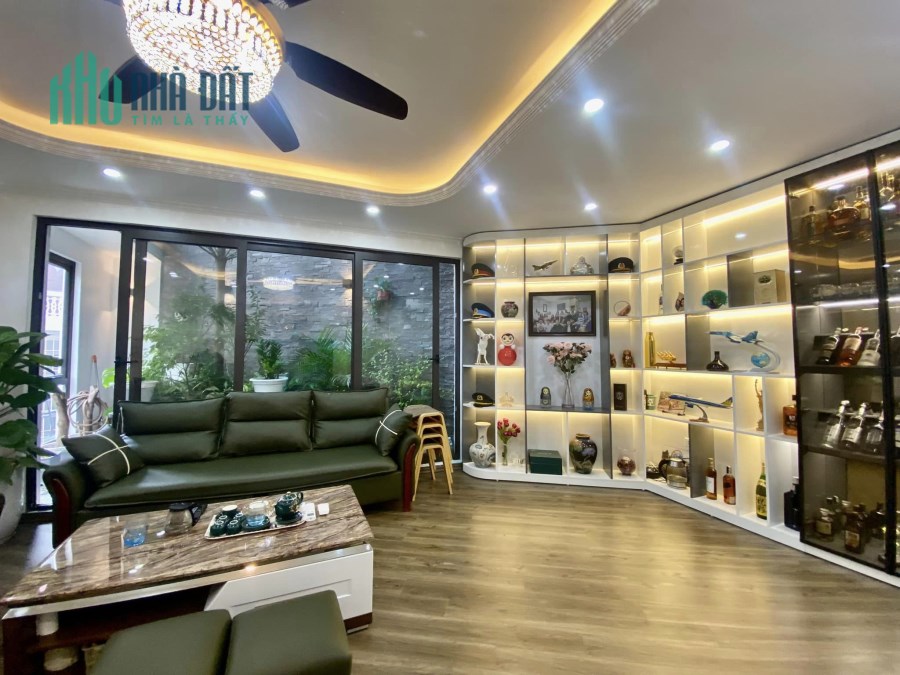 Nhà Đẹp 6 tầng thang máy Cổ Linh,gara ô tô.ngõ thông,40M,MT 4M.full nội thất. Hơn 5 tỷ(CTL)