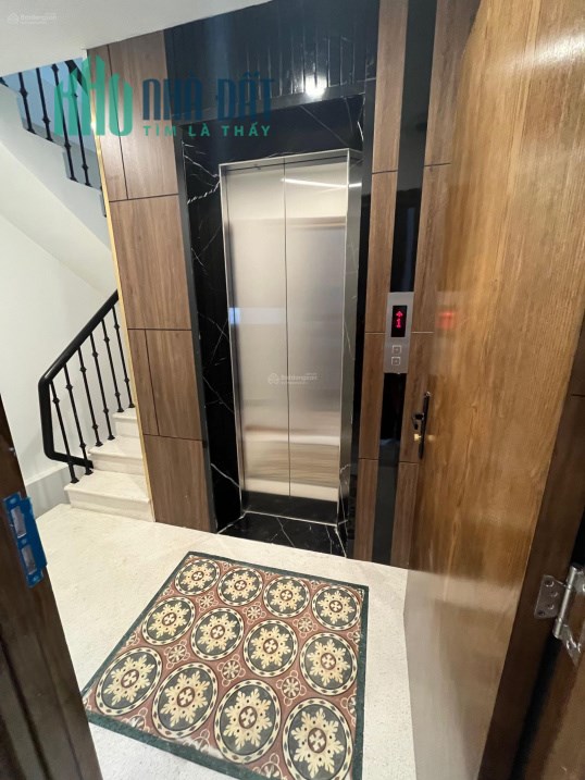 Nhà Đẹp 6 tầng thang máy Cổ Linh,gara ô tô.ngõ thông,40M,MT 4M.full nội thất. Hơn 5 tỷ(CTL)