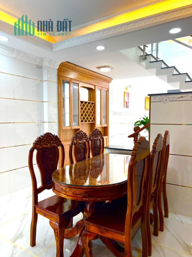 BÌNH TÂN GIÁP QUẬN 6, 4X18M 4 TẦNG 5PN CÓ 1 PHÒNG TẦNG TRỆT , CHỈ 6 TỶ X.