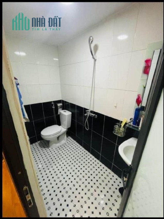 CCMN NHỎ XINH - 8 PHÒNG CHO THUÊ - 20 TRIỆU/ THÁNG - PHÂN LÔ - TRƯỚC NHÀ RỘNG GẦN 3MÉT.,
