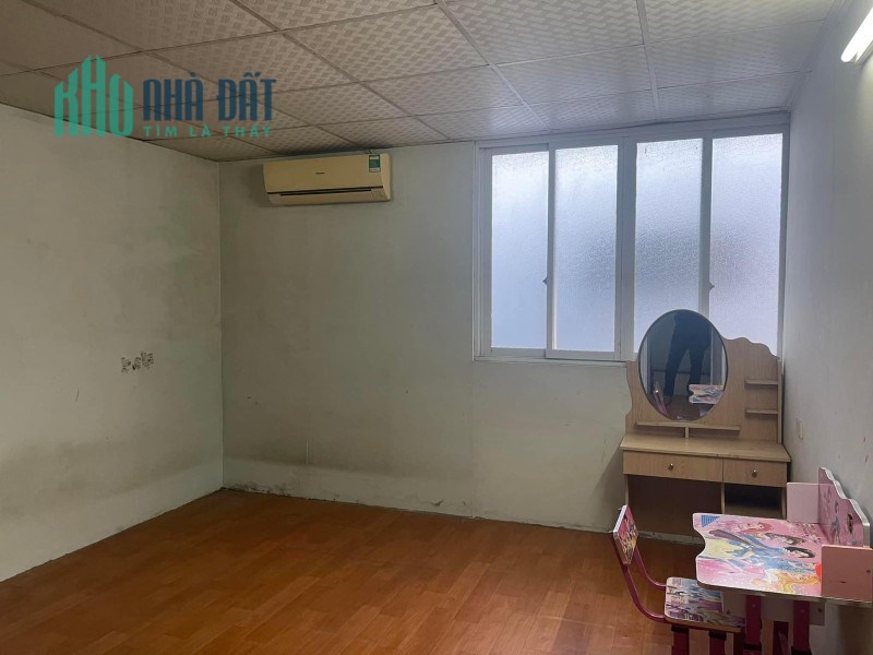 HOÀNG QUỐC VIỆT 27M 4T GIÁ CHỈ 3 TỶ 650